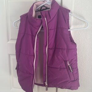 Amazon essentials girl puffer vest